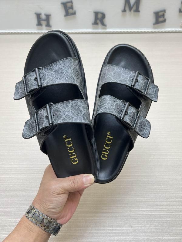 Gucci Men's Slippers 583